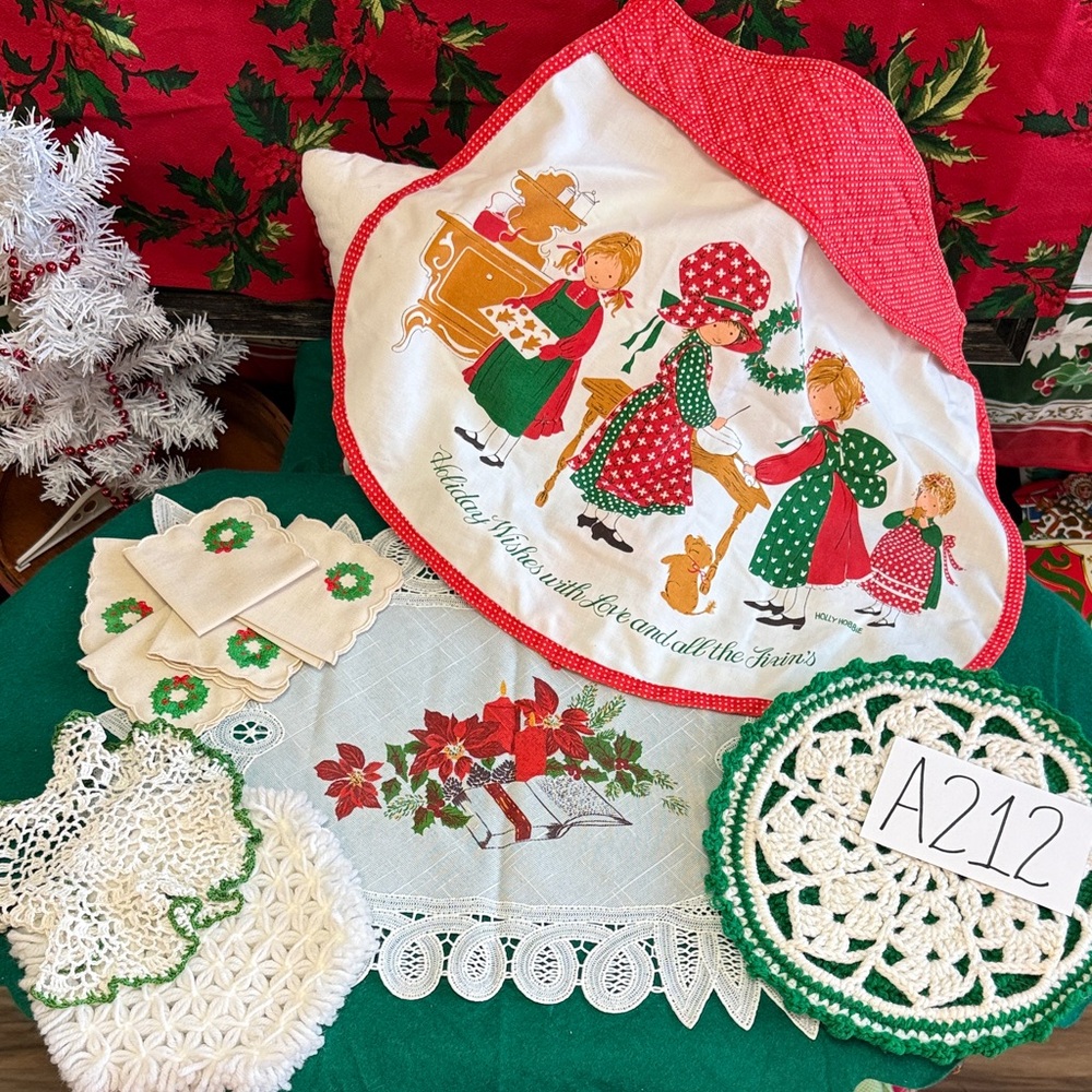 Festive Vintage Holiday Kitchen Linens with Red and Green Design
